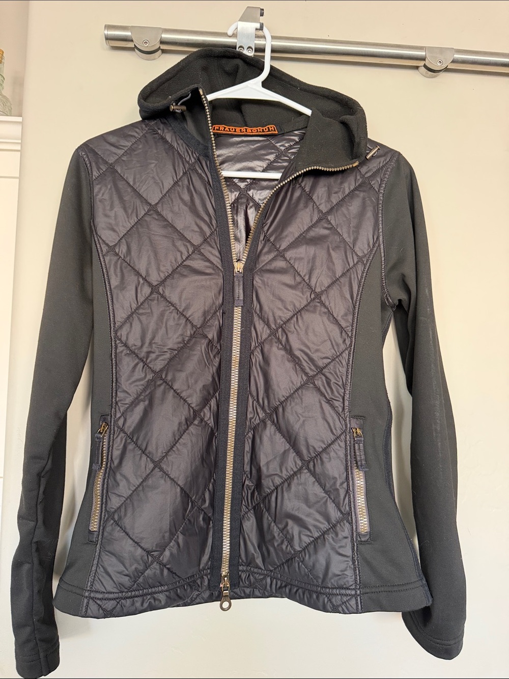 Frauenschuh limited edition women’s zip up